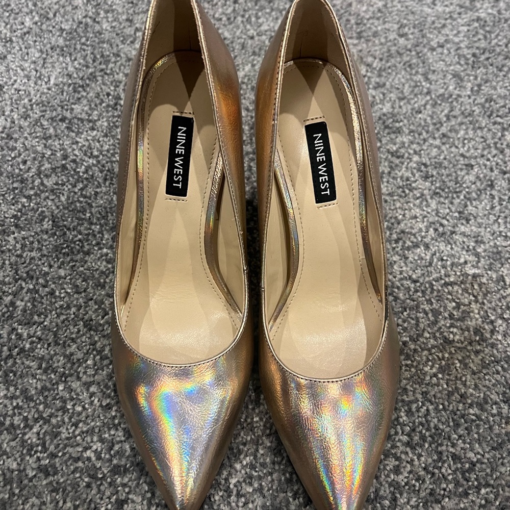 Nine West Women's Metallic Heels (Never Worn)